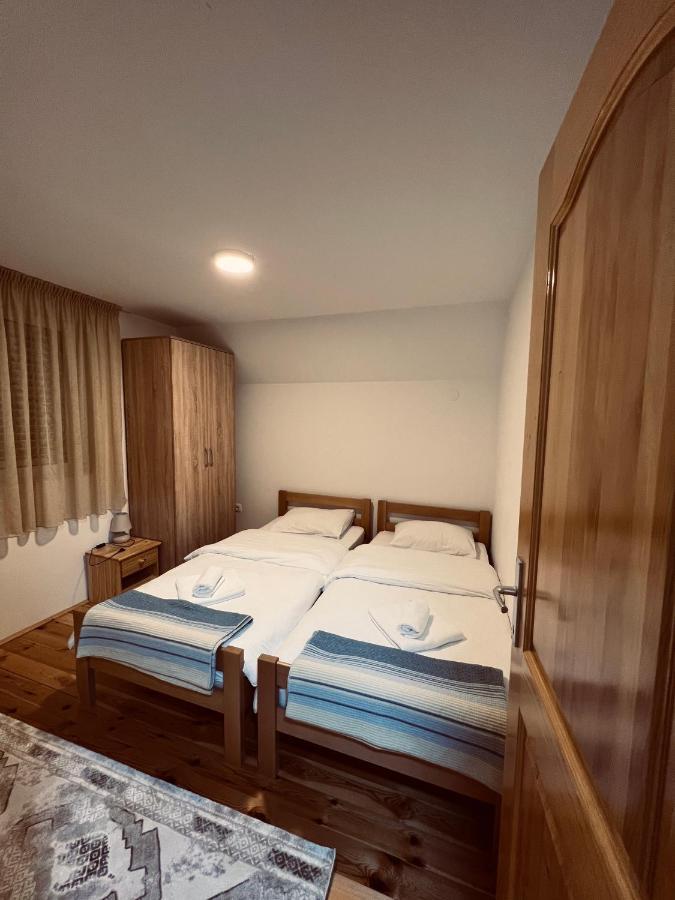 Guest House Sara Žabljak Buitenkant foto