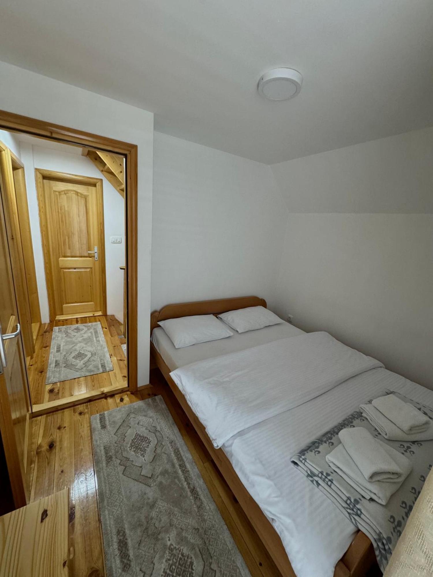 Guest House Sara Žabljak Buitenkant foto